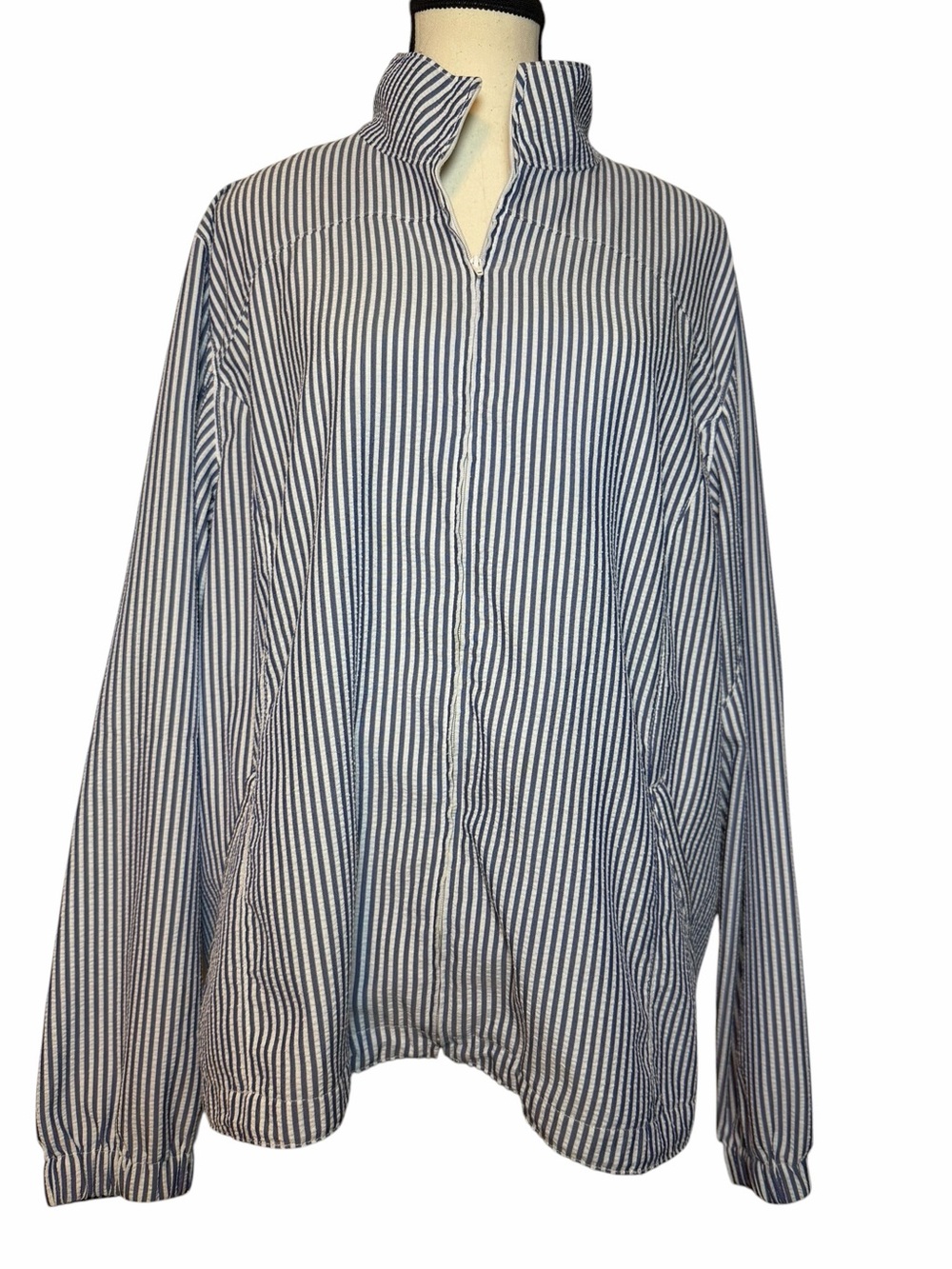 Orvis Women’s size XL full zip blue and white striped seersucker jacket